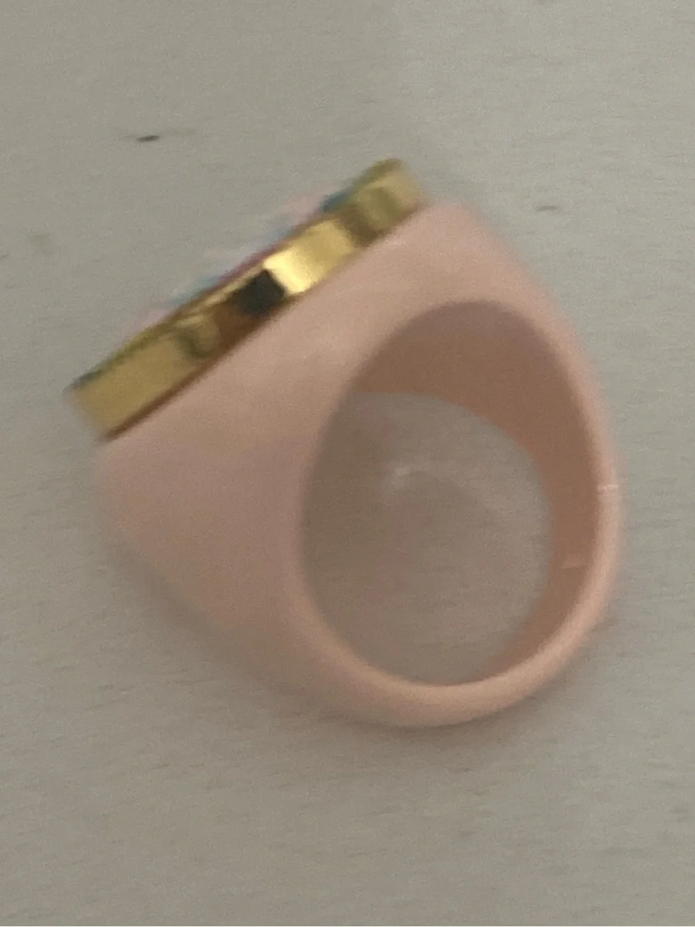 Kurt Geiger Oval Stone Cocktail Ring Pink Enamel Size 9